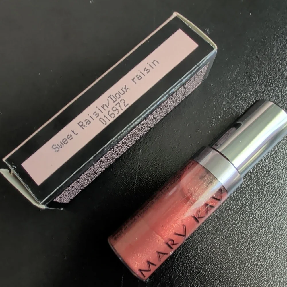 Mary Kay Nouri Shine Lip Gloss Sweet Raisin 016972 Shimmer Mauve Brown .27oz NEW
